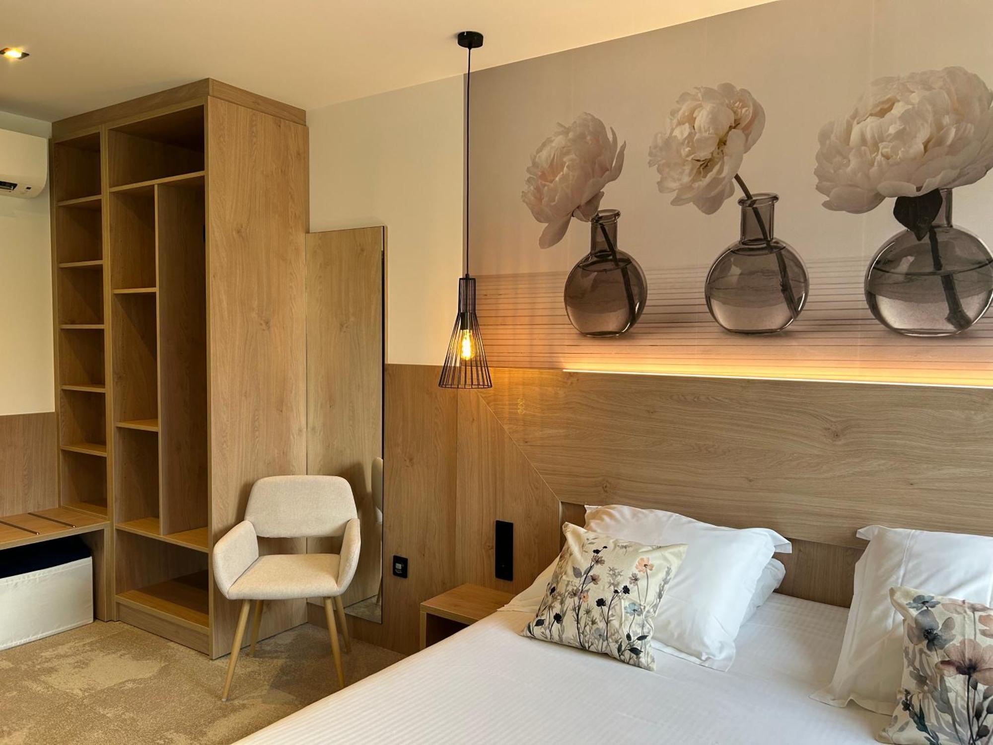 Les Orchidees , Hotel & Restaurant Verdun-sur-Meuse Buitenkant foto