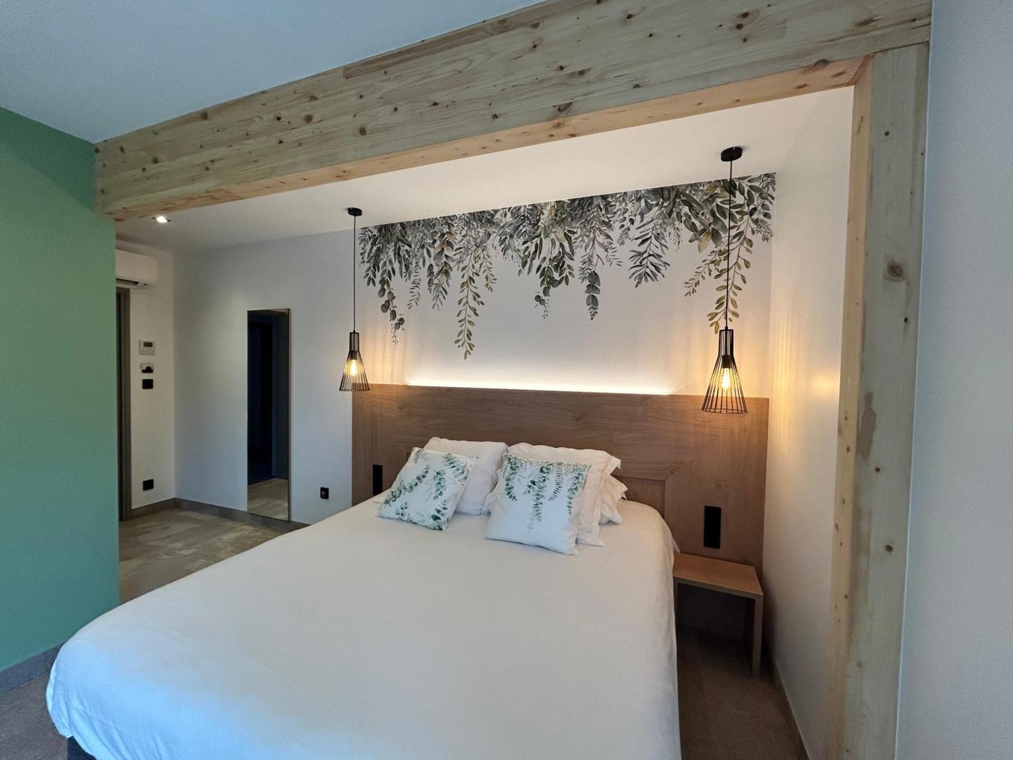 Les Orchidees , Hotel & Restaurant Verdun-sur-Meuse Buitenkant foto